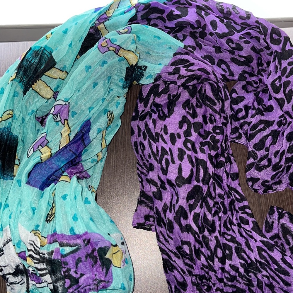 Scarve - Picture 2 of 3